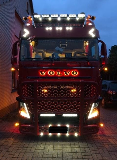 LED-beleuchtete Grillbuchstaben Volvo Edelstahl Truck Accessoires