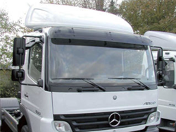 Acryl-Sonnenblende Mercedes Benz Atego/Axor mit niedrigem Dach ab 2005