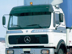 Acryl Zonneklep Mercedes SK Series met lange slaapcabine en hoog dak