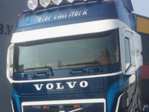 Polyester Zonneklep Volvo FH4 type 2 met Forward Collision