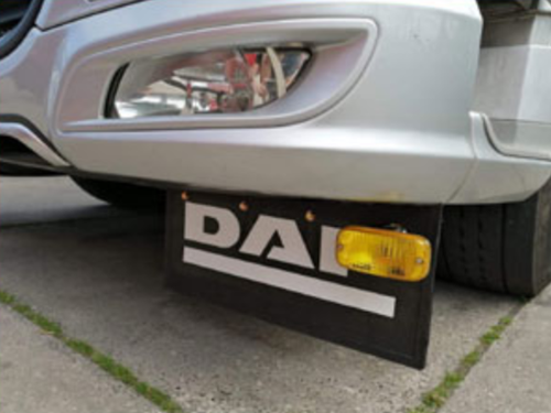 Set RVS Bevestigingssteunen voor Spatlappen DAF XF106 - Set flexibele spatlappen zwart DAF wit - Geen verlcihting