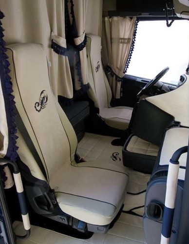 Crisis pakket Iveco Stralis Hi-Way vanaf 2013 - Bruin - Geen logo
