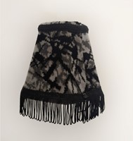 Armaturenbrettlampe runder grauer Plüsch mit schwarzen Zahnseiden