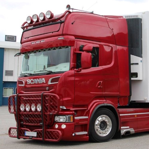 https://www.truck-accessoires.nl/resize/75155872-1_10038764441015.jpg/0/1100/True/acryl-sonnenblende-fuer-den-scania-streamline-80-mm-tiefer-mit-ausschnitt-fuer-toter-winkel-spiegel.jpg