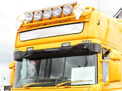 Acryl Sonnenblende für Scania Streamline 80 mm tiefer UK Ausführung - Right Hand Drive