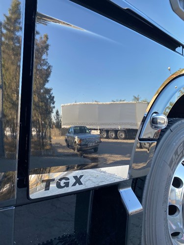 Stainless steel Under door application MAN TGX 2021