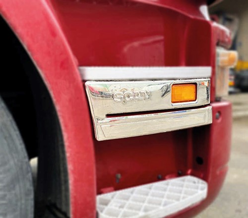 RVS Opstap decoratie met Scania logo R1/R2-2