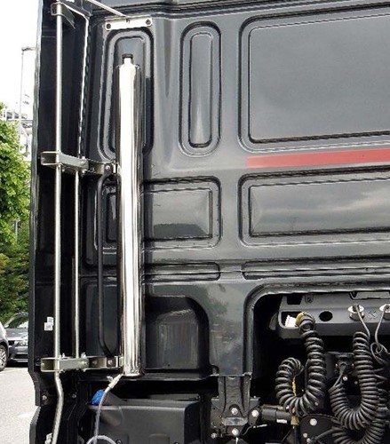 Wassertube / Tank 12 ltr / passend fü Scania R Serie (09/09>08/13) - Scania R Serie - Streamline (09/13>12/17)-2